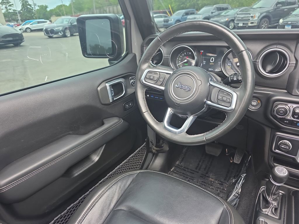 Used 2022 Jeep Wrangler Unlimited Sahara w/ Cold Weather Group AWD/4WD image 26
