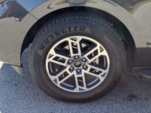 Certified 2025 Ford Expedition Active image 11