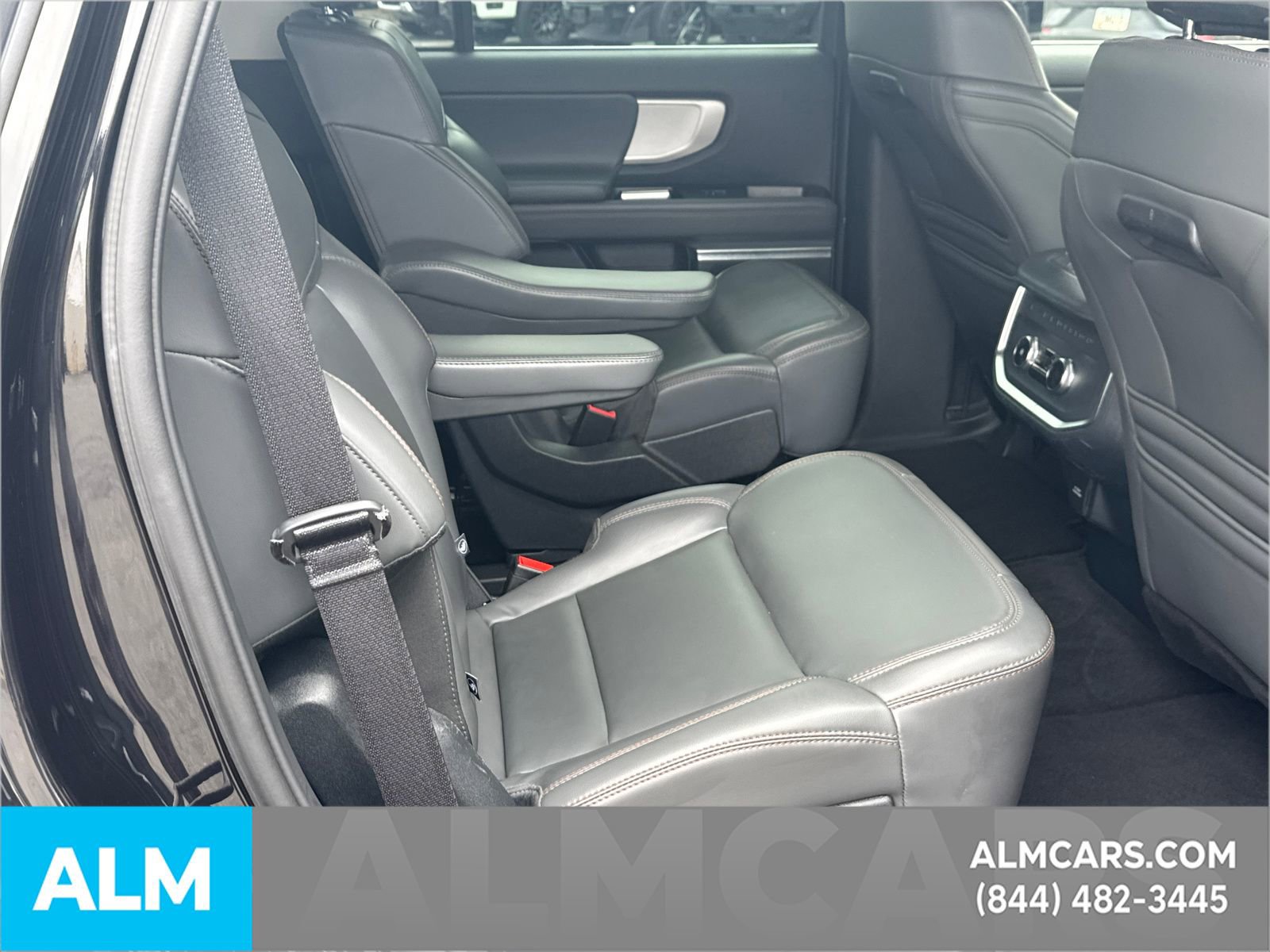 Certified 2025 Ford Expedition Active AWD/4WD image 18