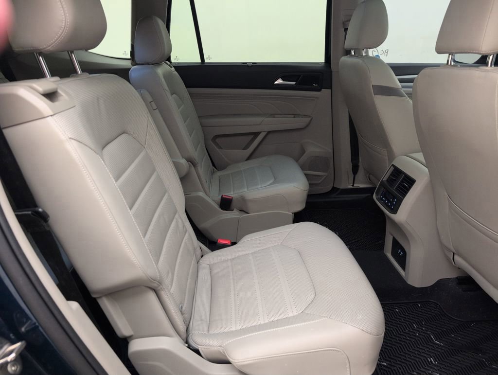 Used 2021 Volkswagen Atlas SEL Premium image 18