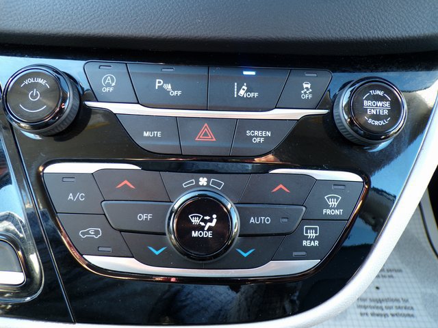 Used 2024 Chrysler Pacifica Touring-L FWD image 28