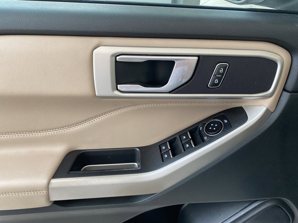 Certified 2023 Ford Explorer XLT w/ Equipment Group 202A image 9