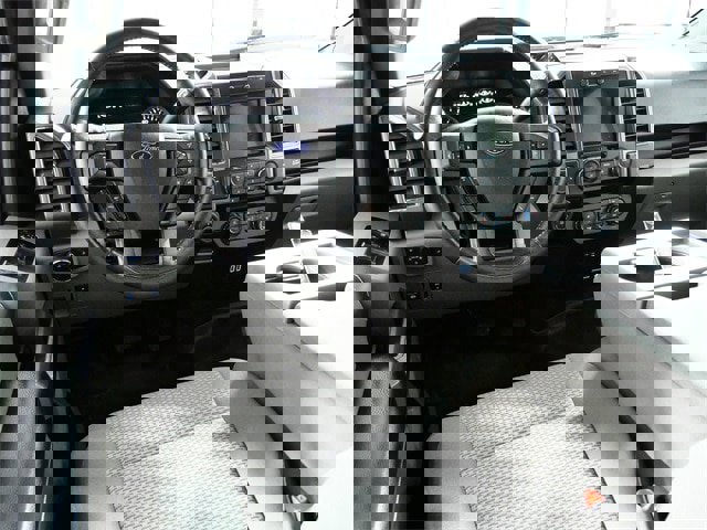 Certified 2017 Ford F150 XLT w/ Equipment Group 302A Luxury image 4