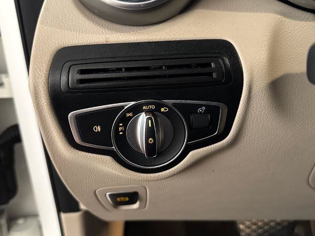 Used 2018 Mercedes-Benz GLC 300 4MATIC image 18