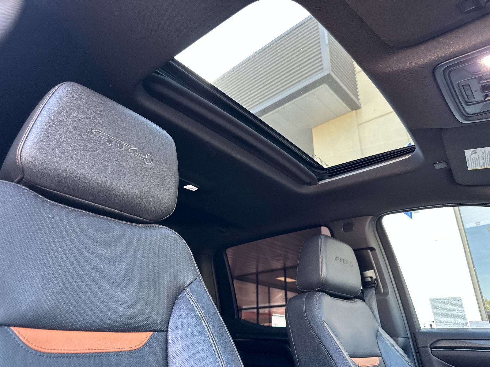 Used 2022 GMC Sierra 1500 AT4 w/ AT4 Premium Package image 16