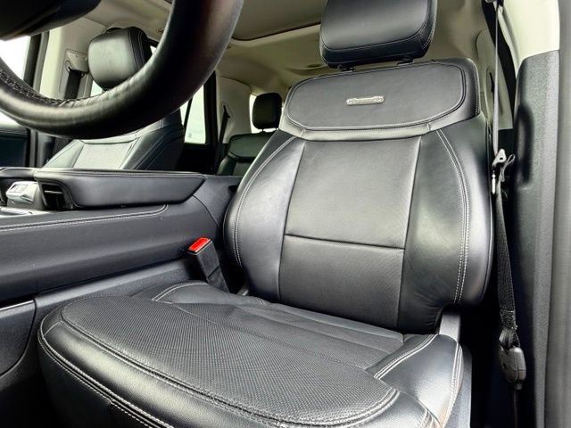 Certified 2025 Ford Expedition Platinum w/ Driver's Package AWD/4WD image 7