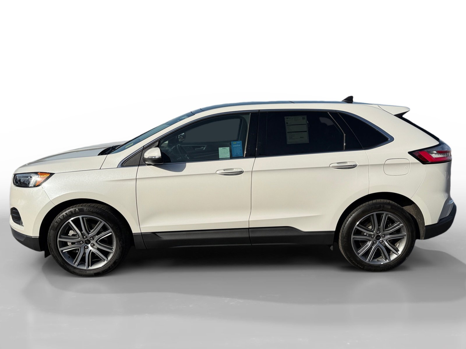 Certified 2023 Ford Edge Titanium w/ Class II Trailer Tow Package image 2