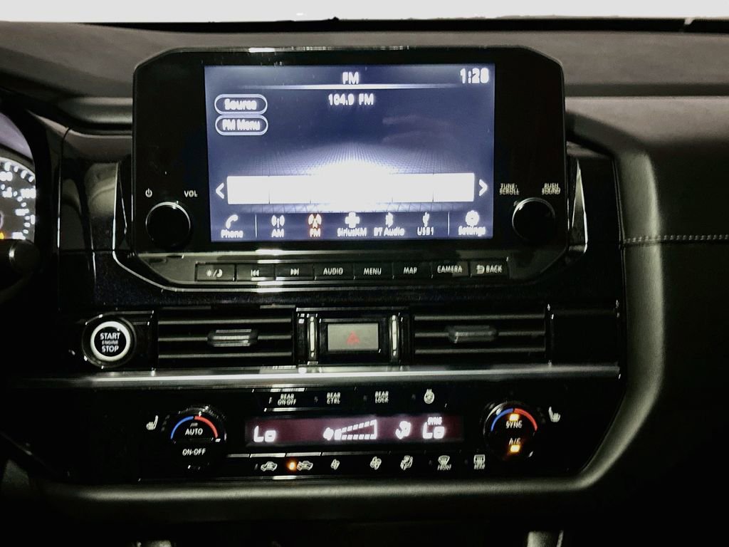 Used 2023 Nissan Pathfinder SL AWD/4WD image 13