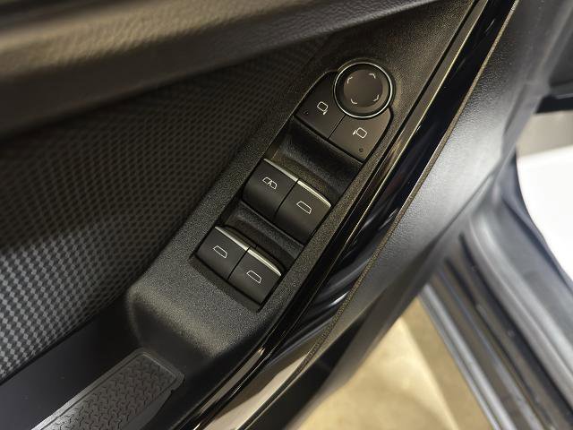 Used 2025 Chevrolet Equinox RS image 15