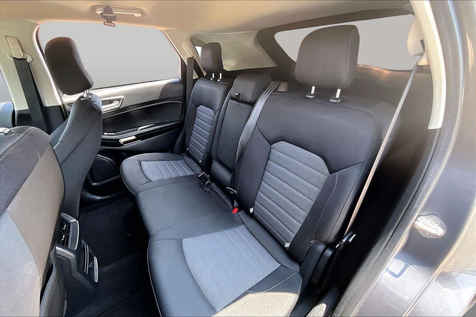 Certified 2021 Ford Edge SE FWD image 19