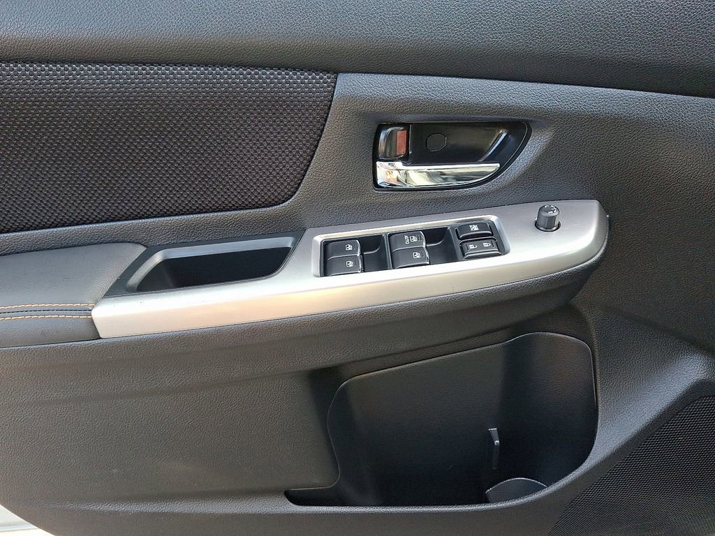 Used 2017 Subaru Crosstrek 2.0i Premium w/ Moonroof Package image 12