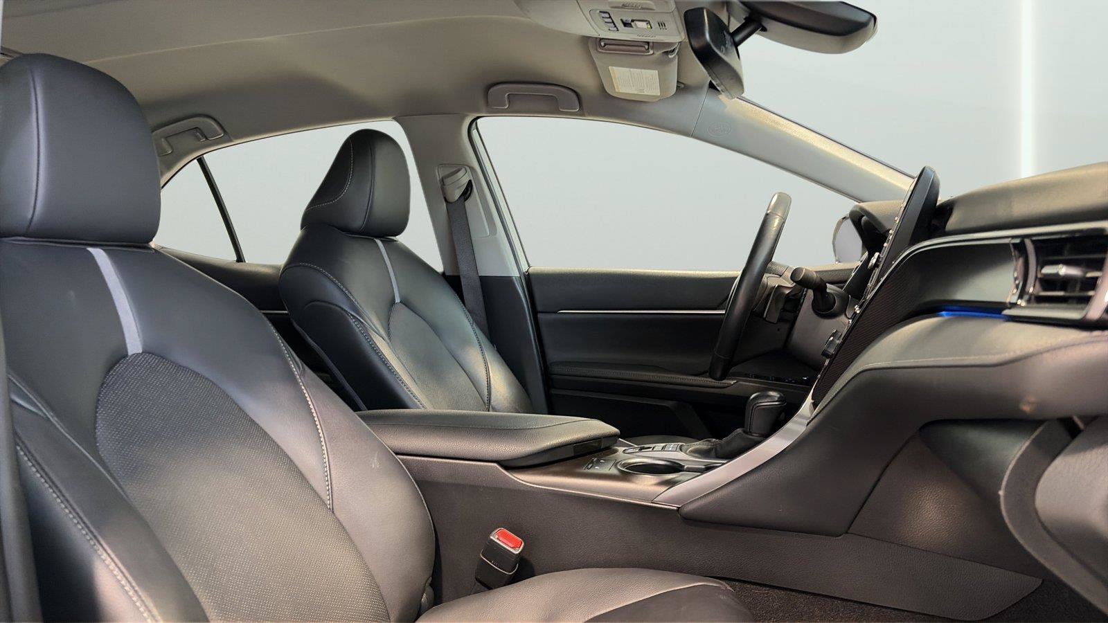 Used 2024 Toyota Camry XSE FWD image 14