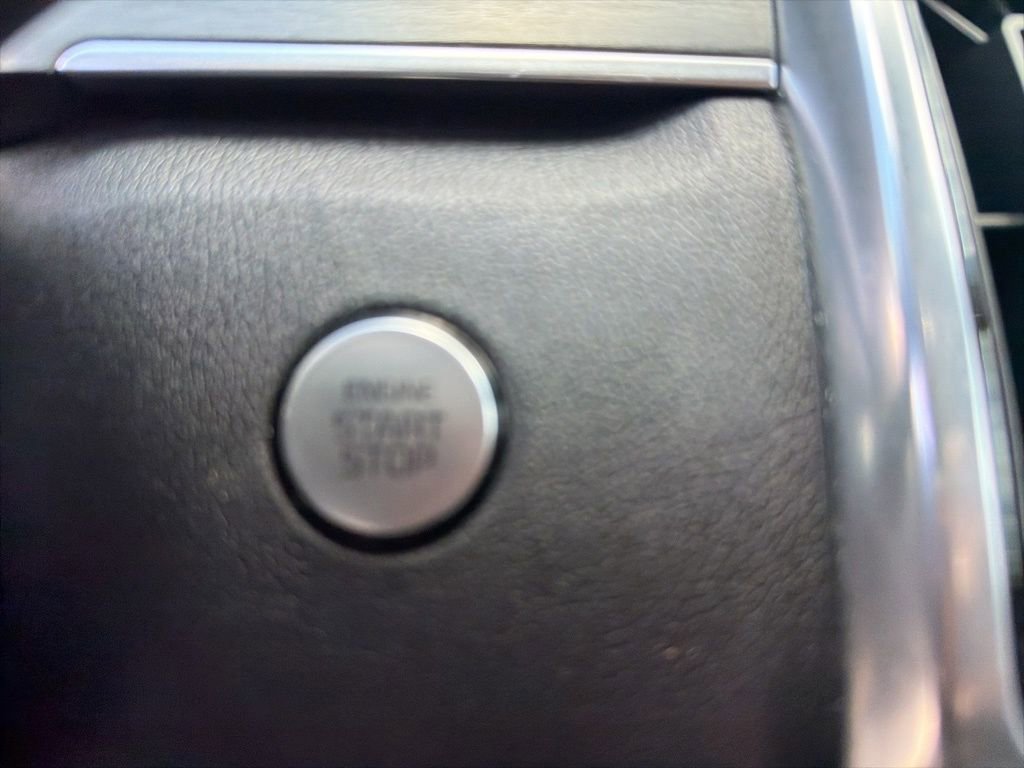 Used 2023 Kia Sorento SX image 28