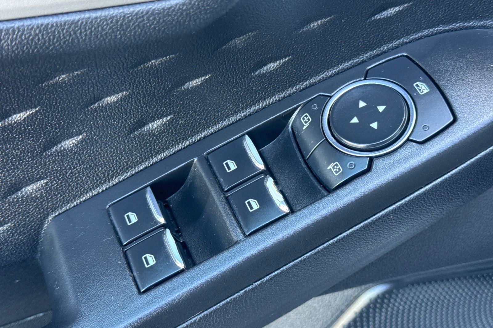 Certified 2020 Ford Escape SE FWD image 11