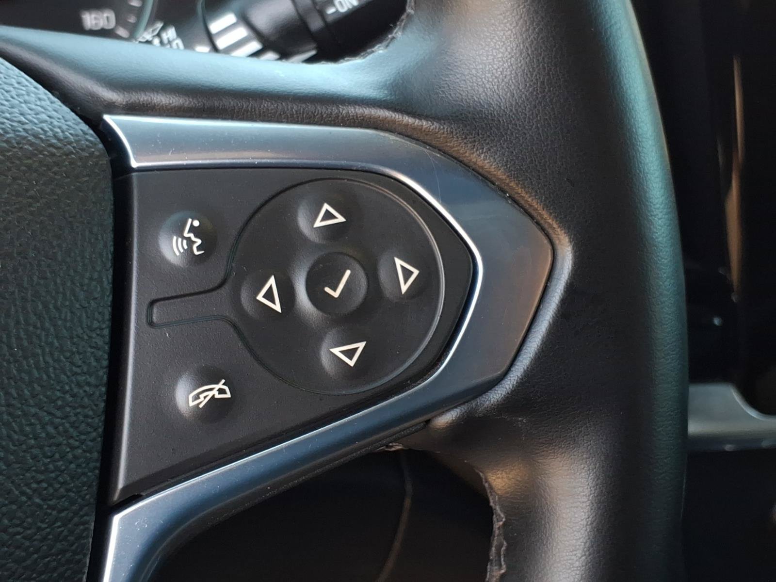 Used 2023 Chevrolet Traverse LT FWD image 26
