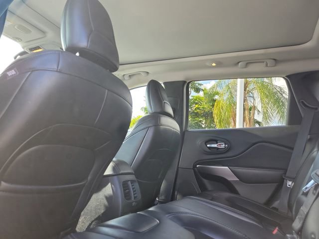 Used 2019 Jeep Cherokee Latitude Plus w/ Comfort/Convenience Group AWD/4WD image 7