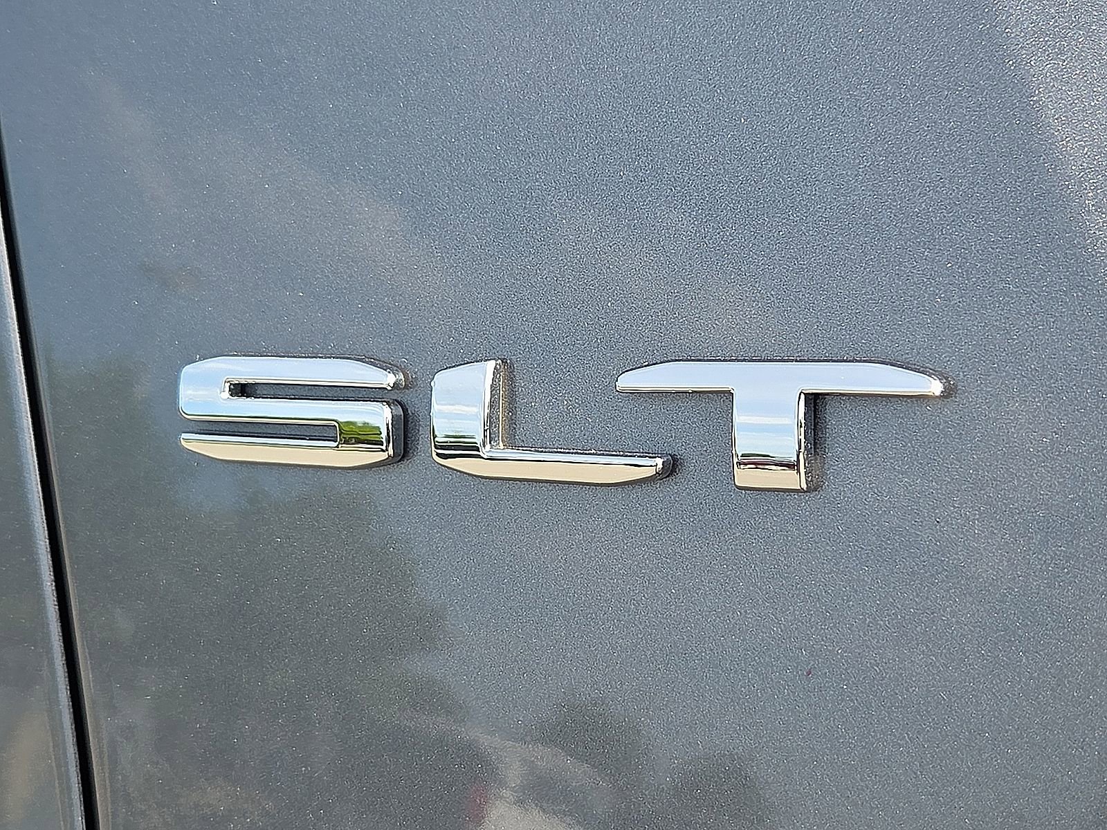 Used 2021 GMC Acadia SLT w/ Premium Package FWD image 9
