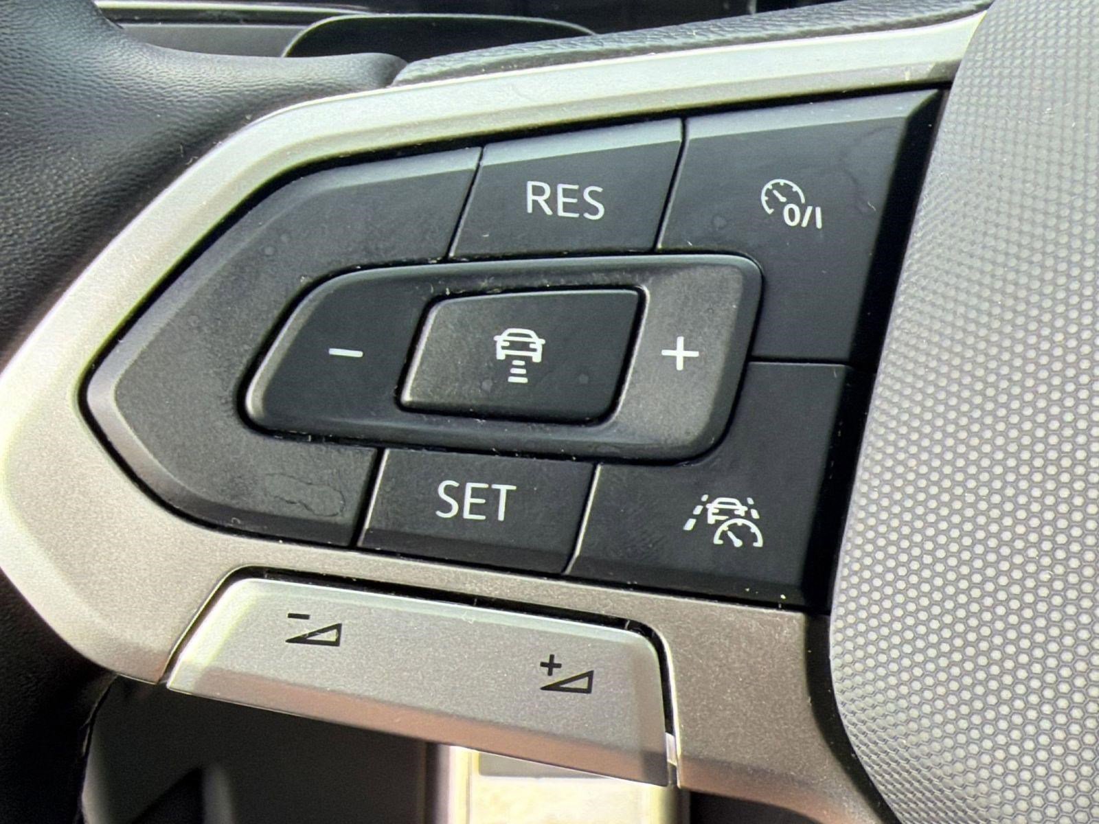 Used 2024 Volkswagen Atlas Peak Edition SEL AWD/4WD image 17