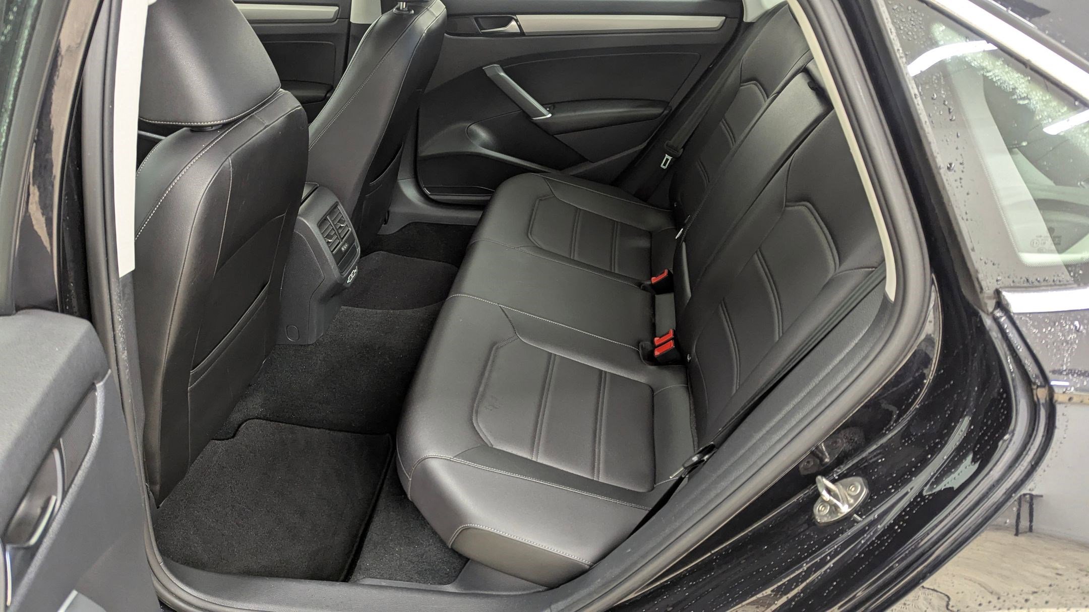 Used 2022 Volkswagen Passat 2.0T SE image 13