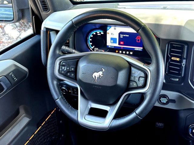 Certified 2023 Ford Bronco Badlands w/ Sasquatch Package AWD/4WD image 28