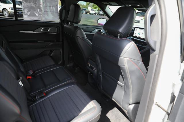 Certified 2025 Ford Explorer ST-Line w/ ST-Line Street Pack AWD/4WD image 38