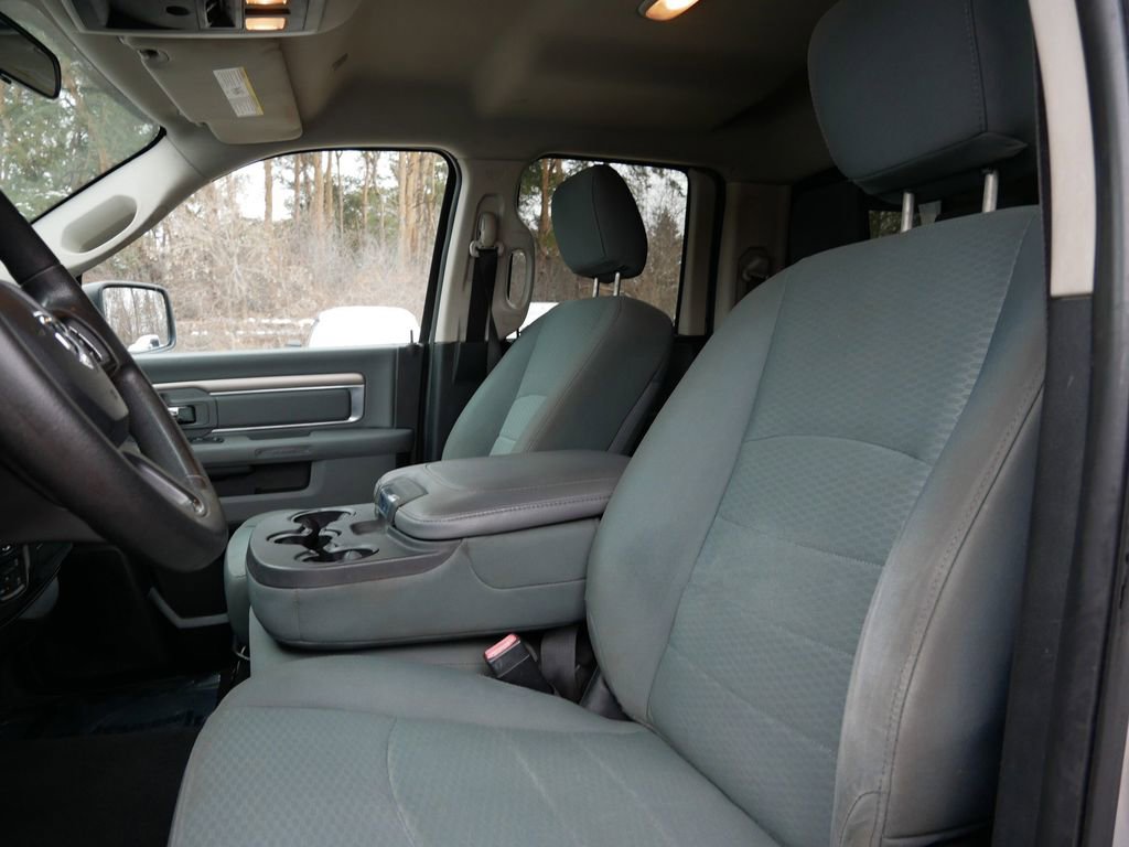 Used 2017 RAM 1500 Classic SLT AWD/4WD image 14