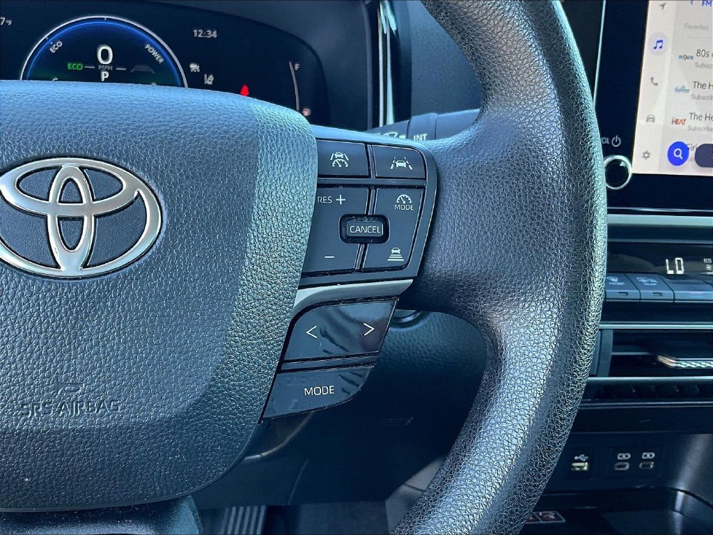 Used 2025 Toyota Camry LE FWD image 12