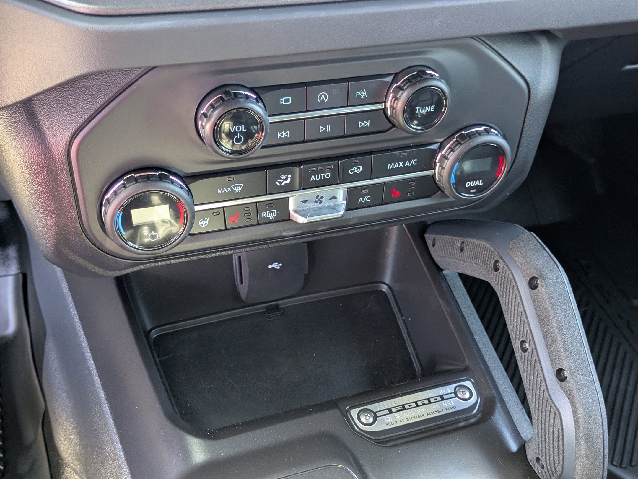 Certified 2025 Ford Bronco Badlands image 25