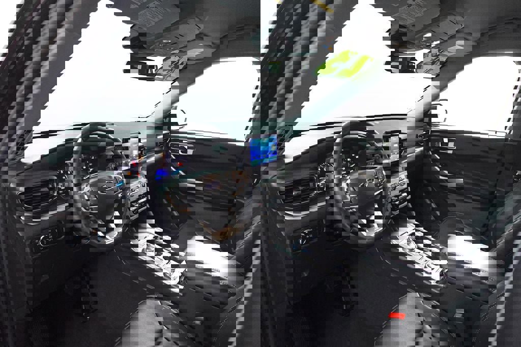 Certified 2023 Ford Explorer XLT w/ Equipment Group 202A image 13