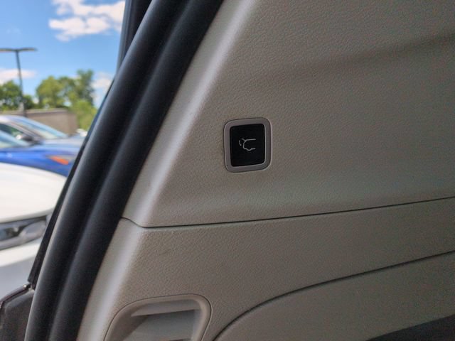 Used 2018 Chrysler Pacifica Touring-L Plus w/ Tire & Wheel Group FWD image 21