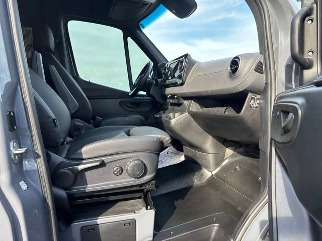 Used 2024 Mercedes-Benz Sprinter 3500 image 9