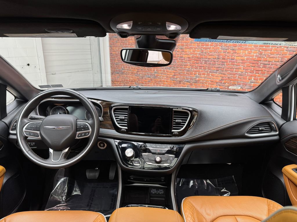 Used 2021 Chrysler Pacifica Pinnacle AWD/4WD image 14