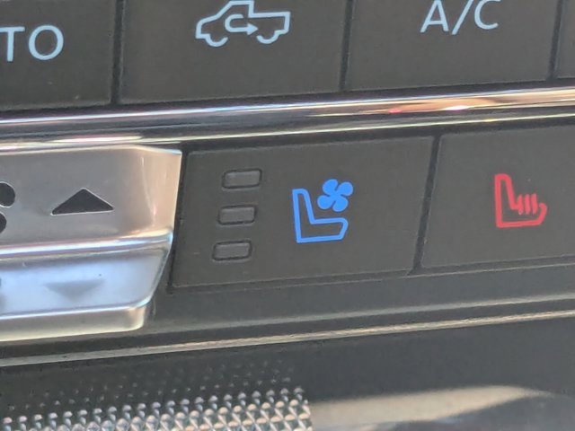 Certified 2025 Ford F150 King Ranch image 24