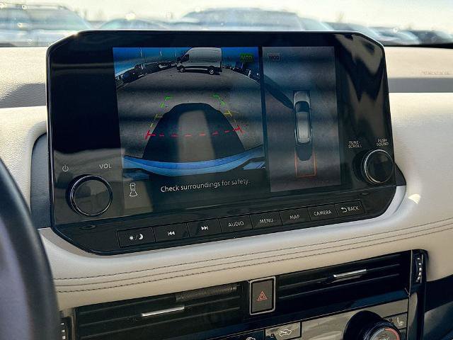 Used 2023 Nissan Rogue SL w/ SL Premium Package image 12