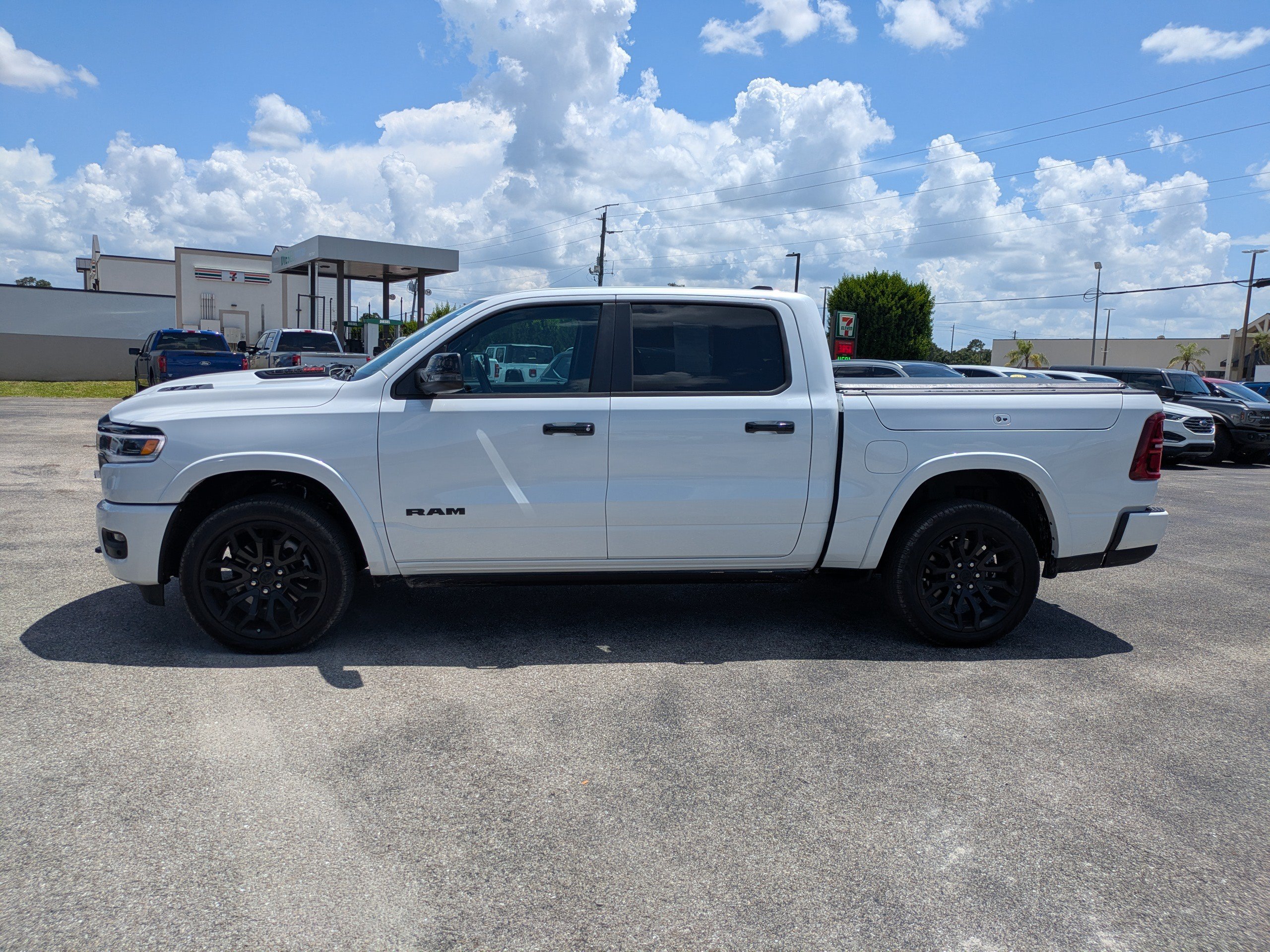 Used 2026 RAM 1500 Limited AWD/4WD image 7