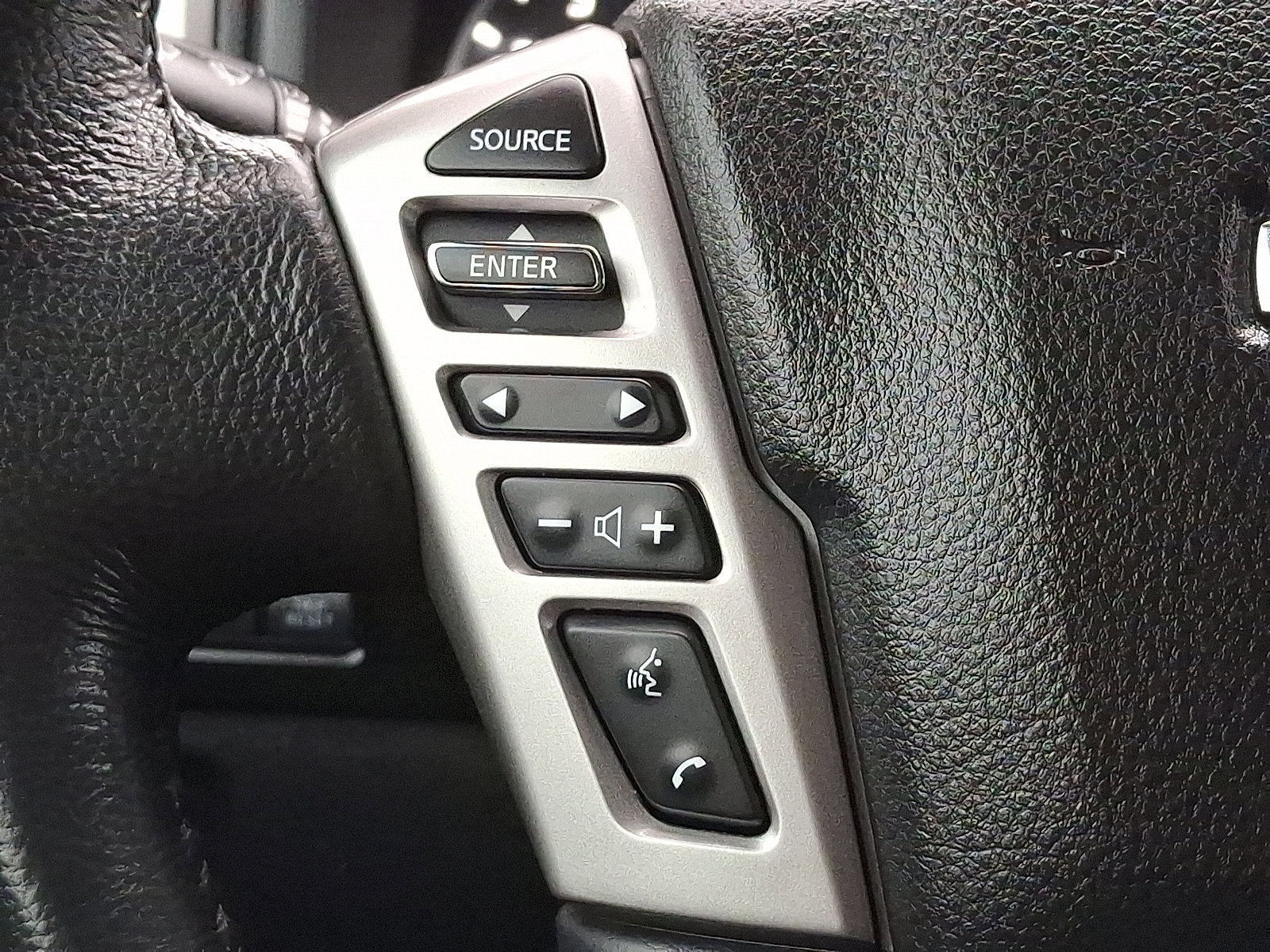 Used 2020 Nissan Titan SV w/ SV Convenience Package image 20