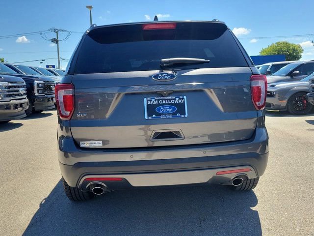 Certified 2017 Ford Explorer XLT w/ Equipment Group 202A FWD image 3