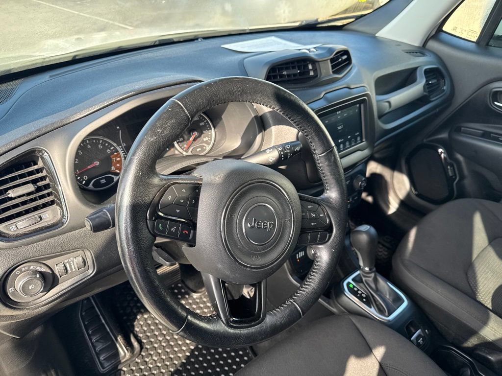 Used 2020 Jeep Renegade Altitude AWD/4WD image 15