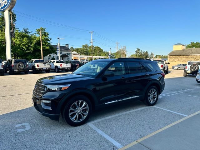 Certified 2022 Ford Explorer XLT w/ Equipment Group 202A AWD/4WD image 7