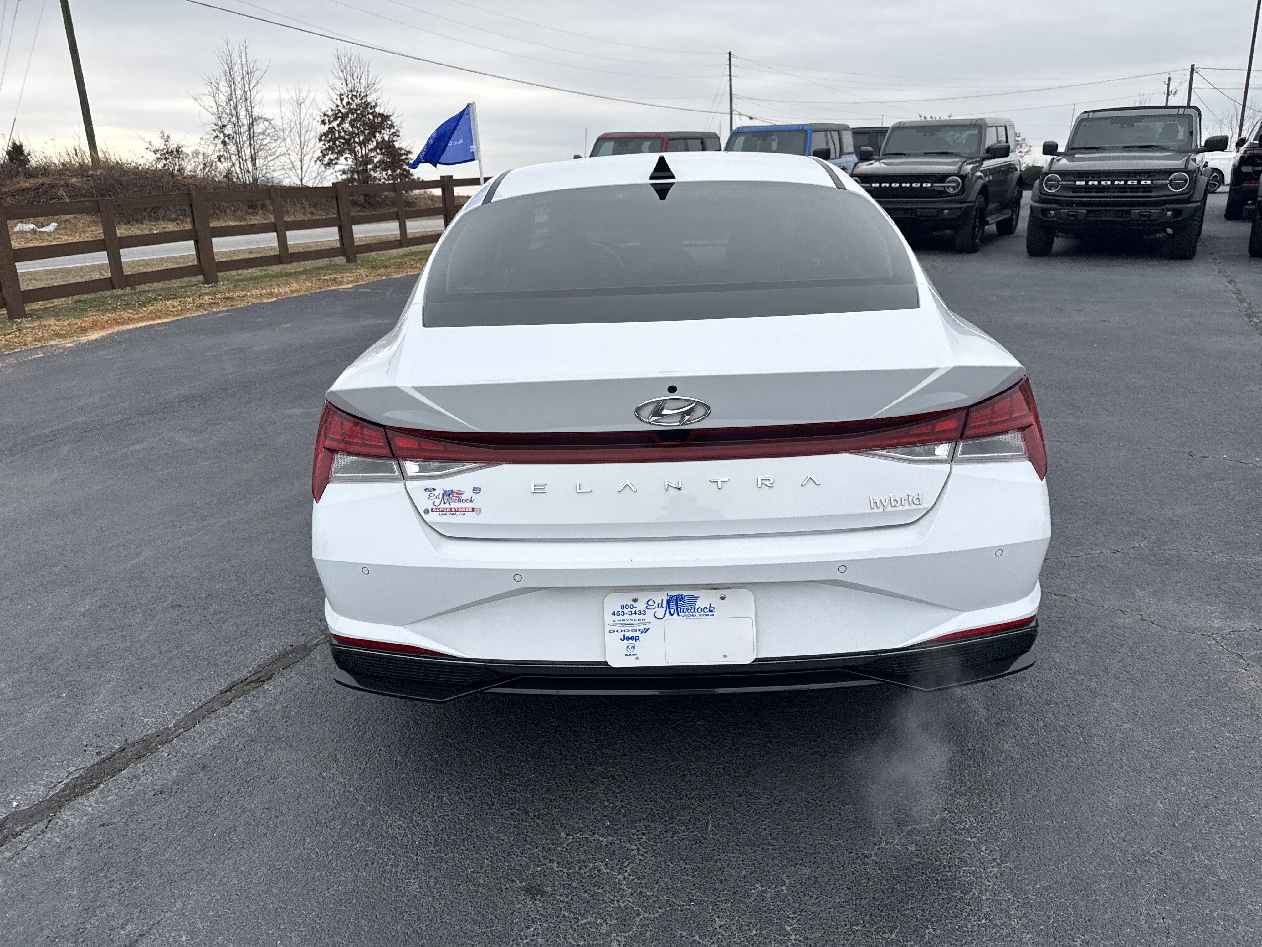 Used 2023 Hyundai Elantra Limited w/ Cargo Package image 6