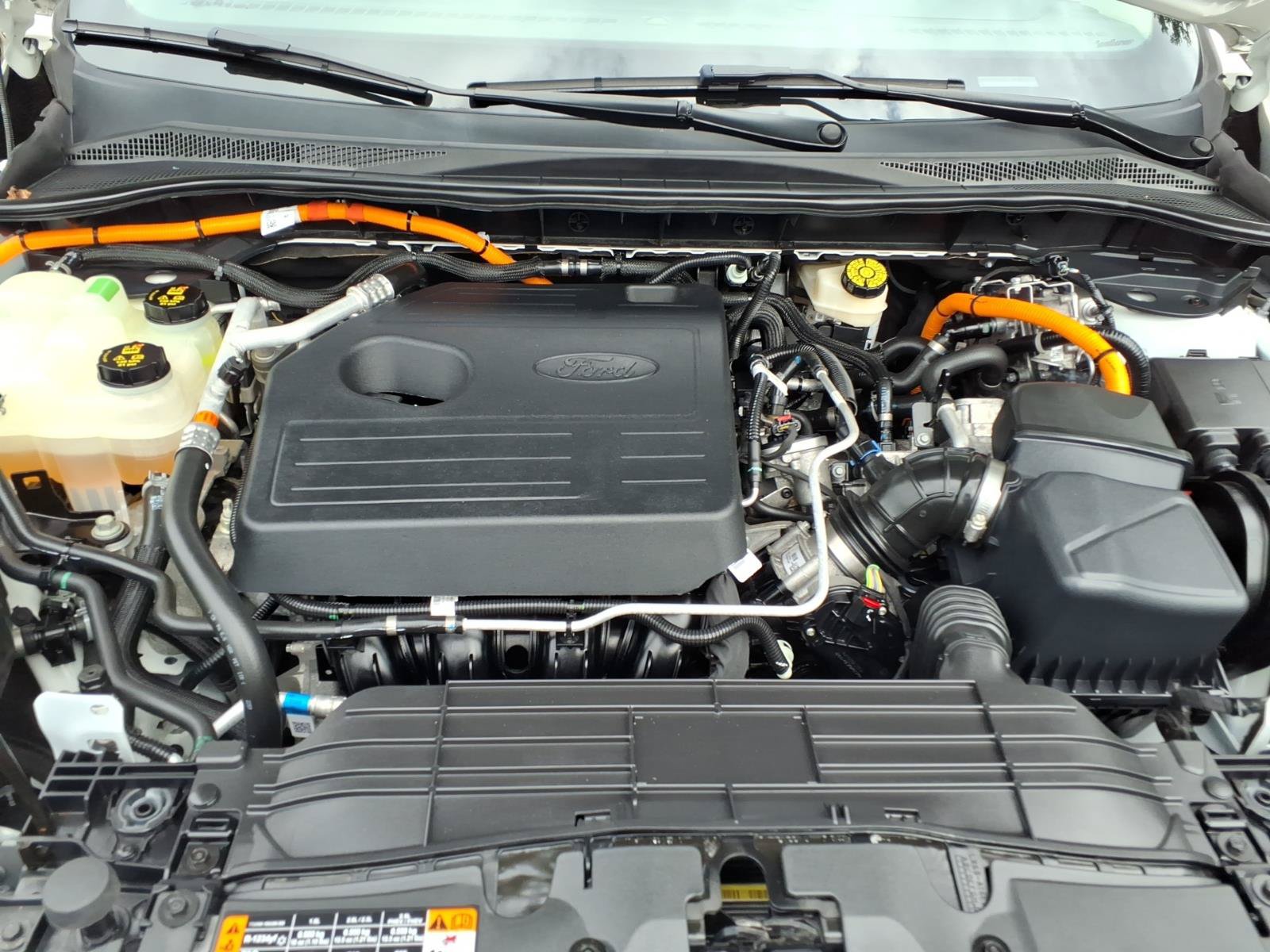 Certified 2020 Ford Escape Titanium AWD/4WD image 26