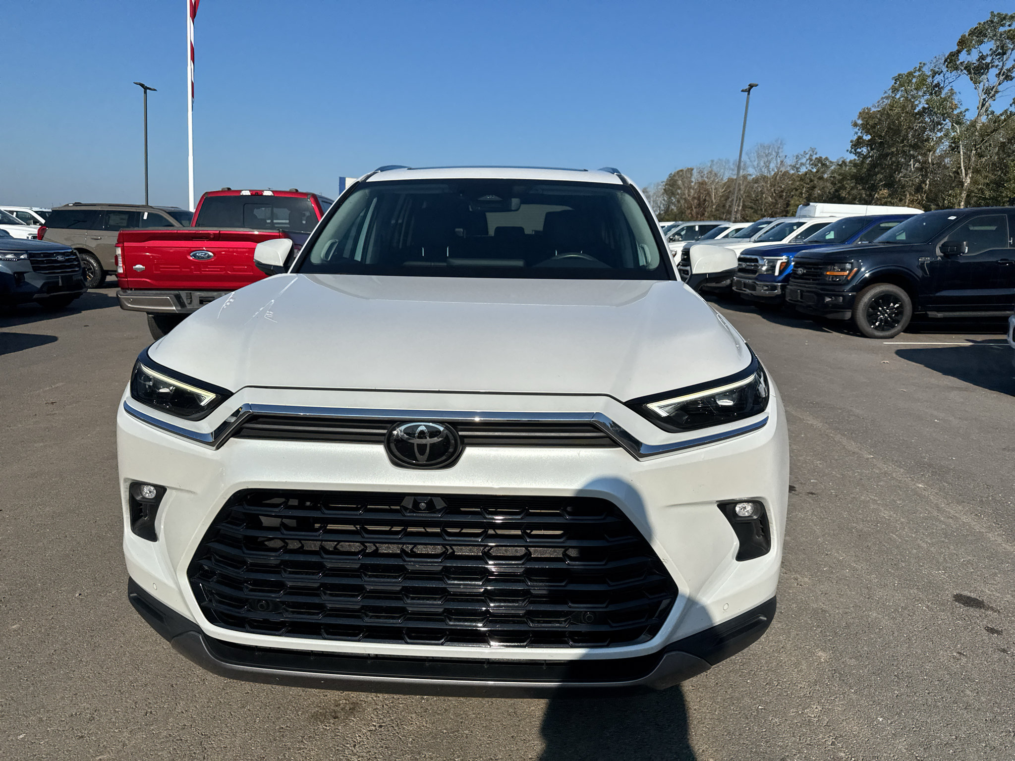 Used 2024 Toyota Grand Highlander FWD image 2