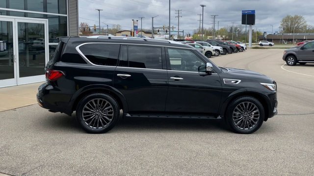 Used 2023 INFINITI QX80 Sensory w/ All-Season Package AWD/4WD image 2