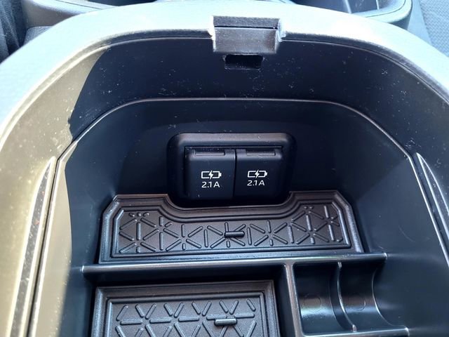 Used 2020 Toyota RAV4 XLE w/ All Weather Liner Package FWD image 18