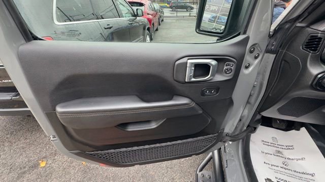 Used 2022 Jeep Wrangler Unlimited Rubicon w/ Xtreme Recon 35" Tire Package image 10