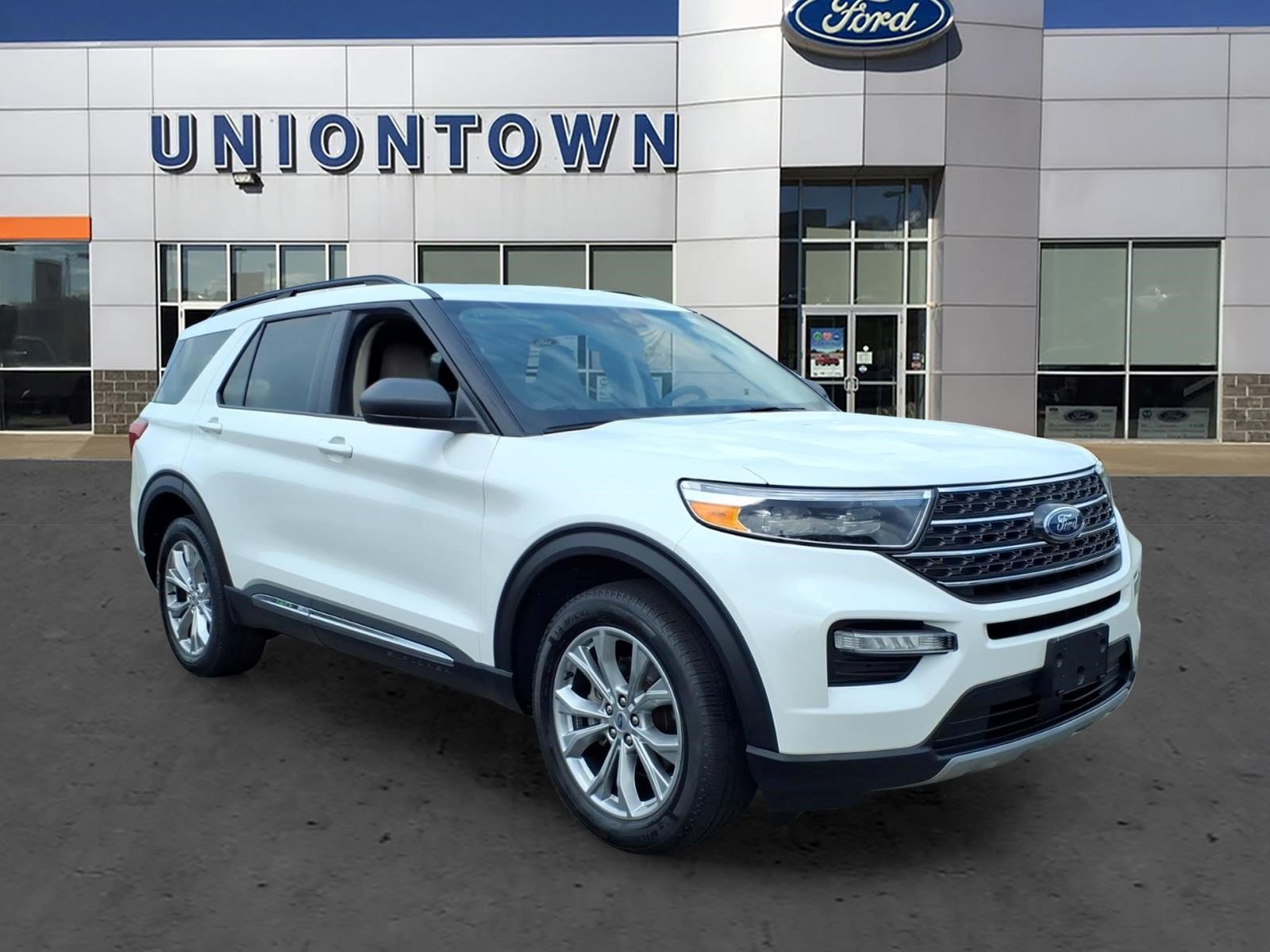 Certified 2023 Ford Explorer XLT w/ Equipment Group 202A AWD/4WD image 1