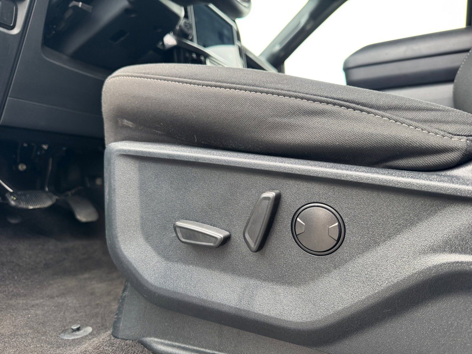 Certified 2022 Ford F150 XLT w/ Equipment Group 302A High image 20