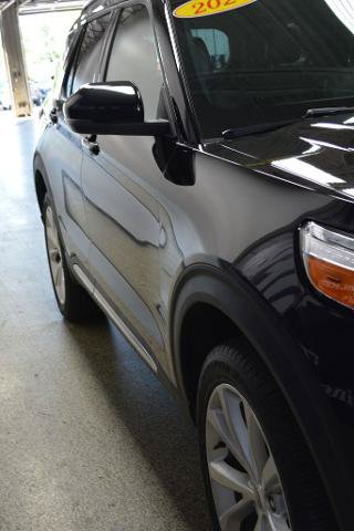 Certified 2024 Ford Explorer Platinum w/ Technology Package AWD/4WD image 7