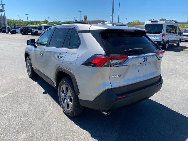 Used 2022 Toyota RAV4 XLE AWD/4WD image 5