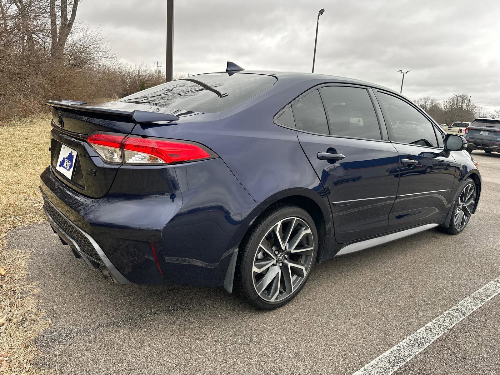 Used 2021 Toyota Corolla SE w/ Carpet Mat Package (TMS) image 3